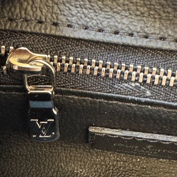 Louis Vuitton Dopp Kit Toilet Pouch in Damier Graphite Canvas - Picture 10 of 10